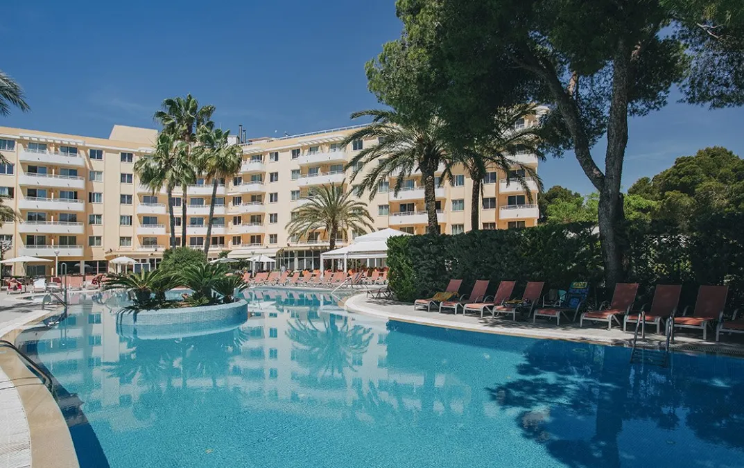 Hotel Ivory Playa Mallorca pool day pass