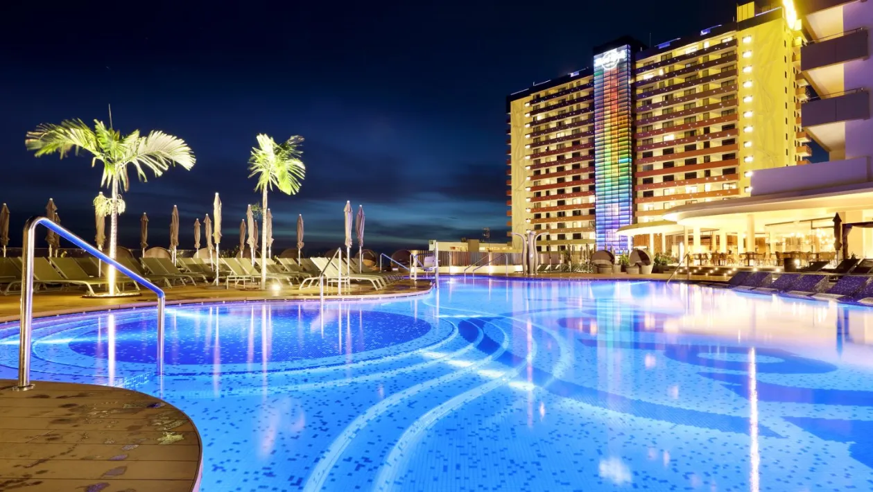 Hotel pool day pass in Tenerife